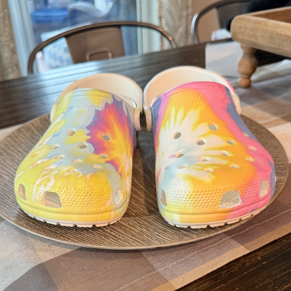 CROCS Tie-Dye Clogs - Picture 6 of 10